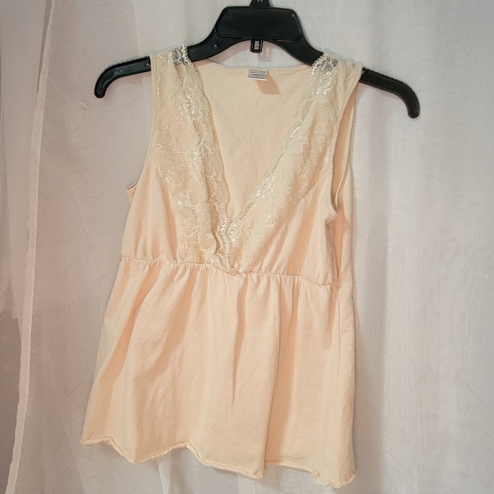 Old Navy Cream Sleeveless Top